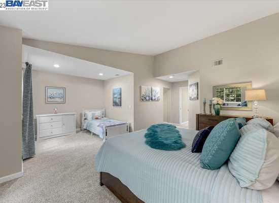 House 1721377035